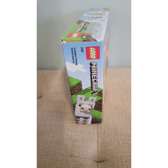 LEGO Minecraft The Trading Post 21167 (201 pcs) Set – Sealed Bags, Open Box,... - Picture 4 of 9